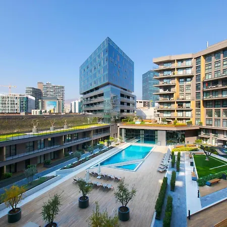 Luxury With Pool & Gym