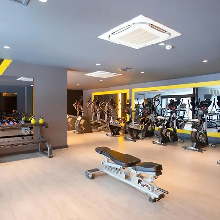 Luxury With Pool & Gym 公寓